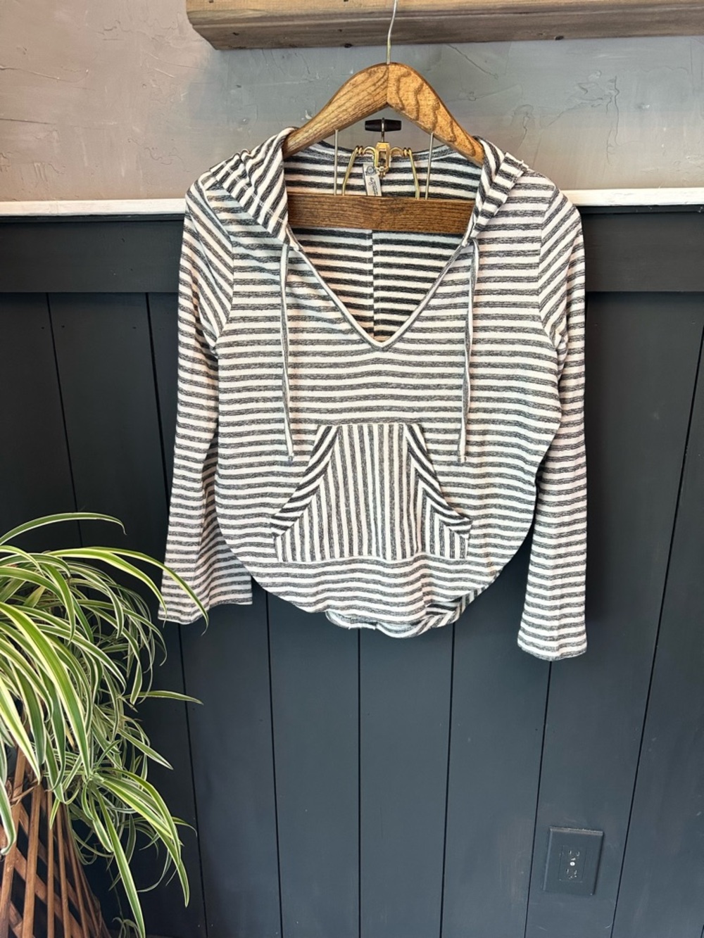 American Rag CIE Pullover V Neck Side Slit Tie Hoodie Stripe Gray White size M